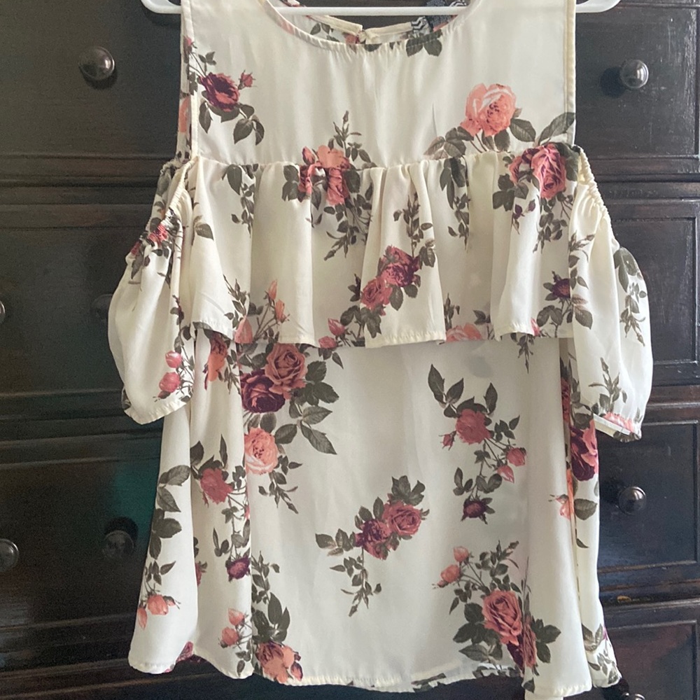 Cold Shoulder top*